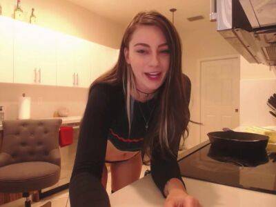 Amateur Webcam Cute Teen Plays Solo With Big Dildo - hclips