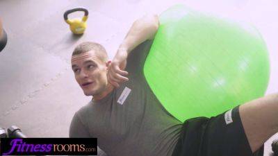 Max Dyor - Katie Dee and Max Dyor take turns pounding hard in Fitness Rooms Two - sexu.com