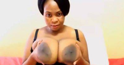 Ebony webcam girl with huge tits - drtuber